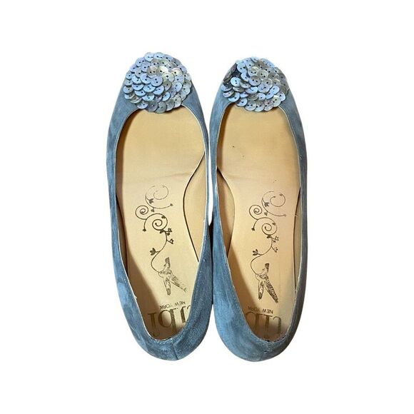 Tibi Women’s Grey Suede Flats Style Daisy Size 11 Button Flower Feature - Picture 3 of 6